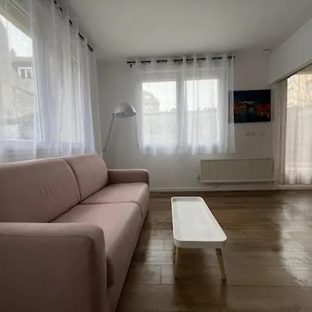 T2 Chic Et Moderne Familial Centre Au Calme Avec Terrasse Appartamento *